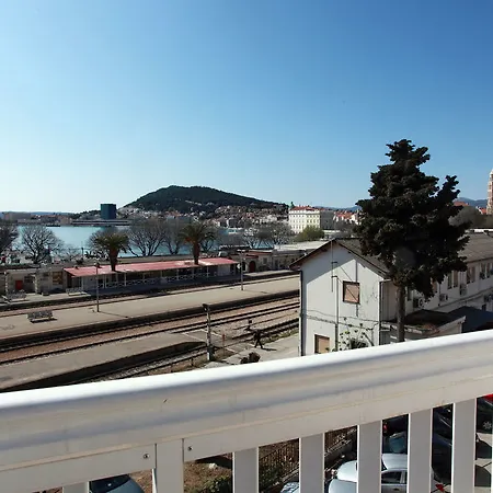 Simoni * Split