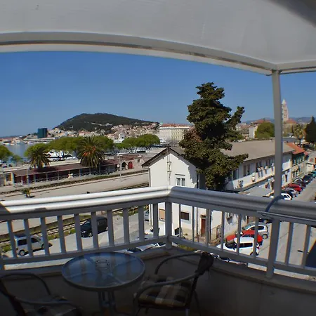 西蒙尼公寓 公寓